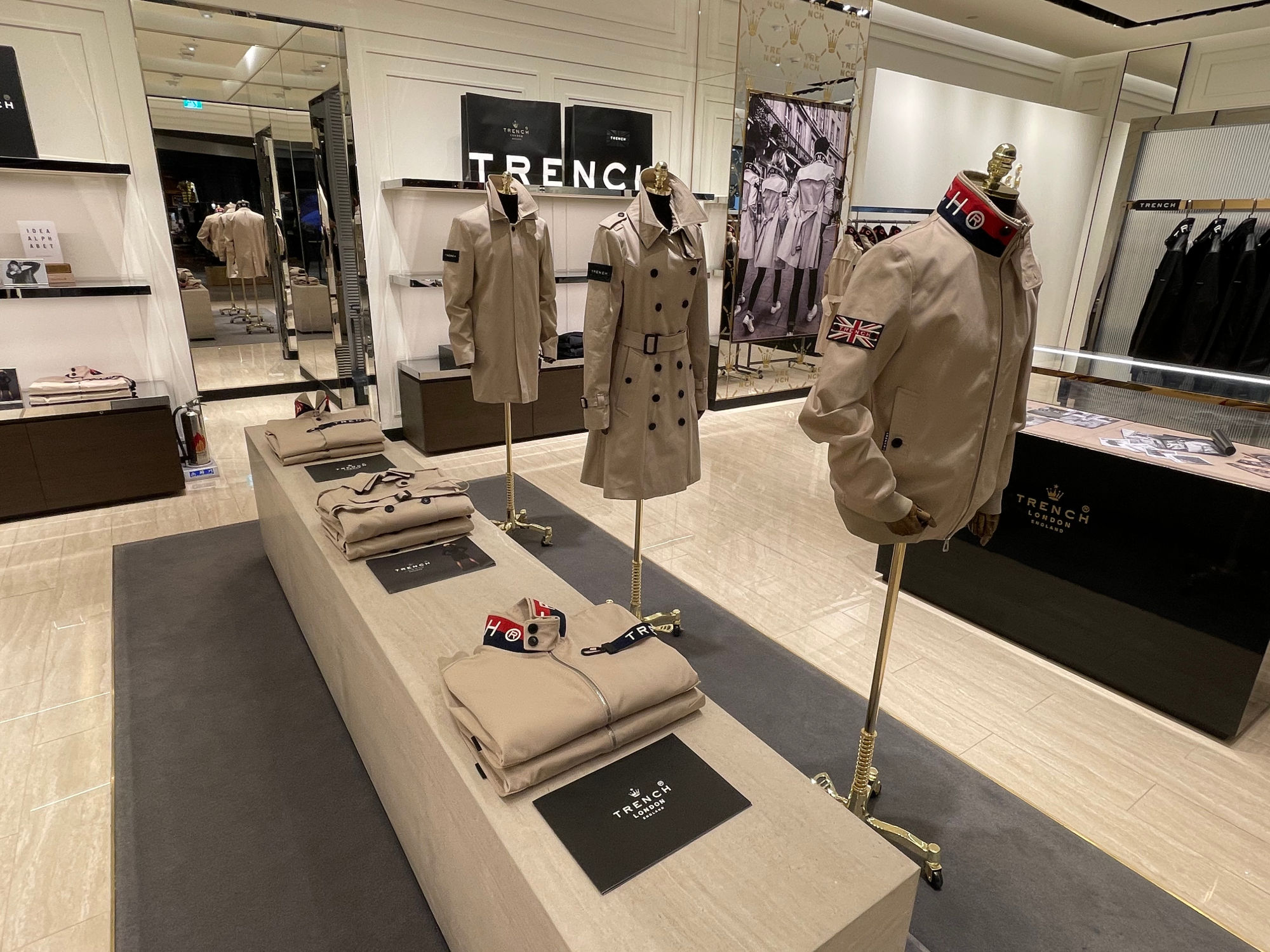 web_Trench Pop-up Store (1)