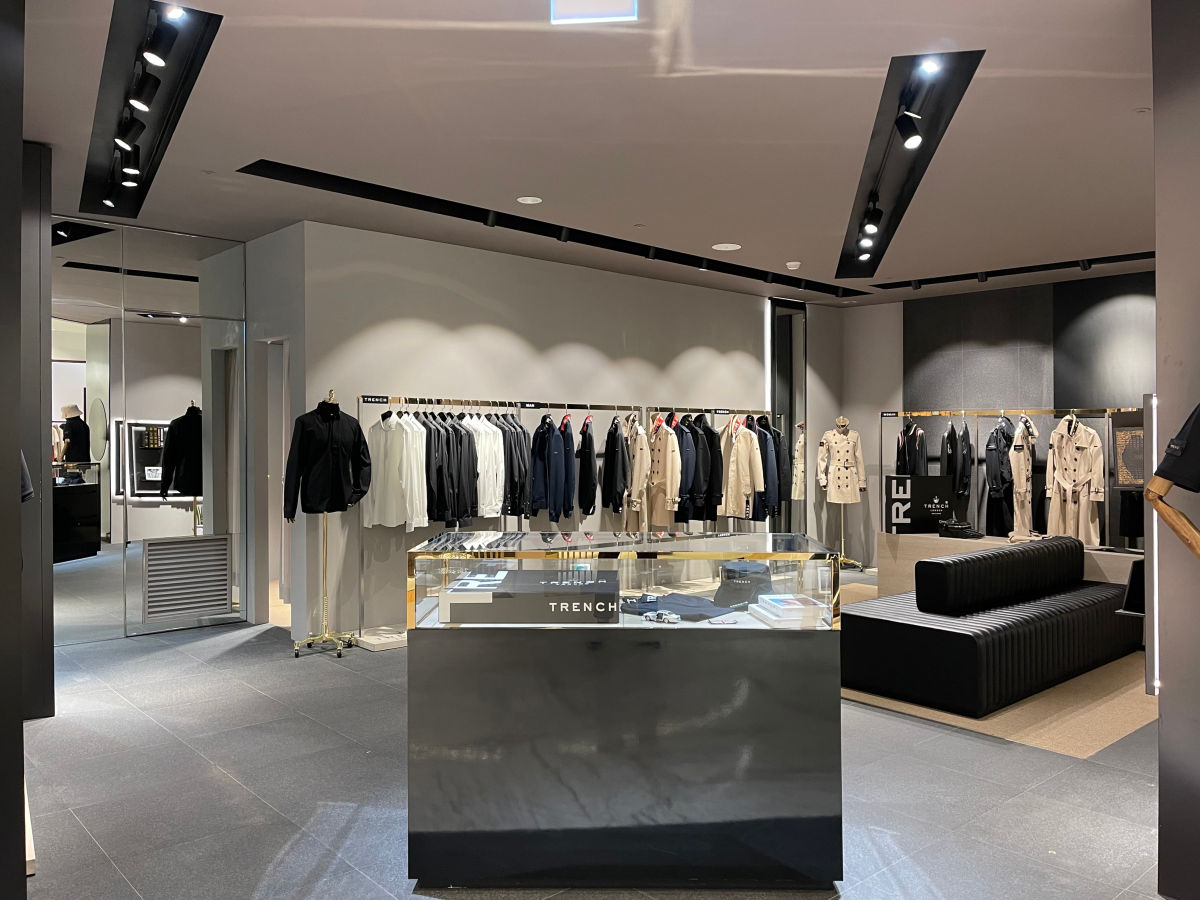 TRENCH SEOUL STORE (1)